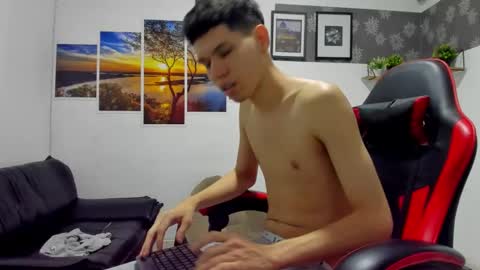 Snapshot of andrew_2811 chatting on 10.16.25 andrew_2811 online show from 10.16.25