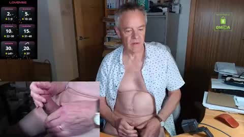 Snapshot of andrew_9999 chatting on 09.30.25 Andrew online show from 09.30.25