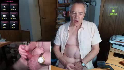 Snapshot of andrew_9999 chatting on 10.06.25 Andrew online show from 10.06.25