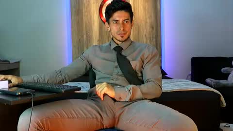 Andrew online show from 11.28.25