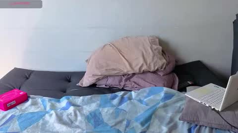 Snapshot of andrew_hot_999 chatting on 11.01.25 Andrew online show from 11.01.25