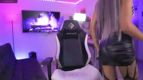 Snapshot of andrew_magic chatting on 09.26.25 ---     online show from 09.26.25