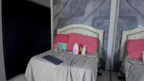 Snapshot of andrew_taylor0 chatting on 09.24.25 Andrew Taylor0 online show from 09.24.25