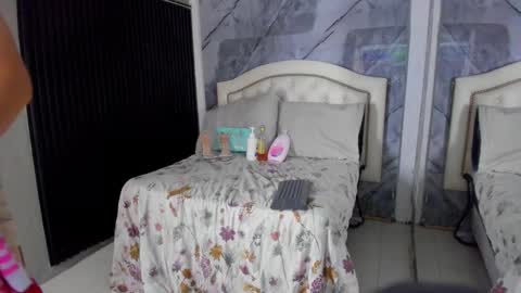 Snapshot of andrew_taylor0 chatting on 09.30.25 Andrew Taylor0 online show from 09.30.25