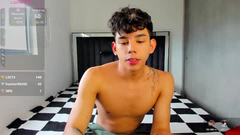 Snapshot of andrew_twink18 chatting on 12.01.24 Andrew M. online show from 12.01.24
