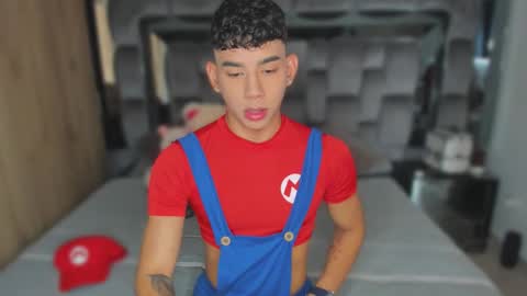 Snapshot of andrew_twink18 chatting on 09.24.25 Andrew M. online show from 09.24.25