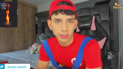 Snapshot of andrew_twink18 chatting on 10.08.25 Andrew M. online show from 10.08.25