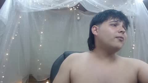 Snapshot of andrewsmile_ chatting on 12.23.24 ANDREW online show from 12.23.24