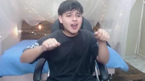 Snapshot of andrewsmile_ chatting on 12.27.24 ANDREW online show from 12.27.24