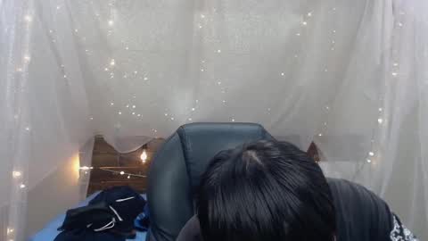 Snapshot of andrewsmile_ chatting on 12.27.24 ANDREW online show from 12.27.24