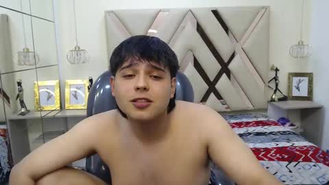 Snapshot of andrewsmile_ chatting on 12.28.24 ANDREW online show from 12.28.24