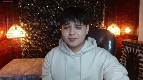 Snapshot of andrewsmile_ chatting on 01.03.25 ANDREW online show from 01.03.25