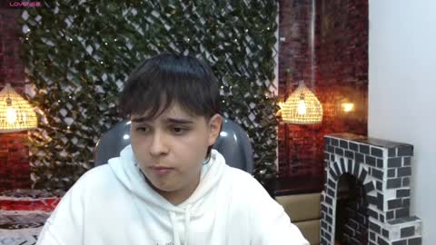 Snapshot of andrewsmile_ chatting on 01.13.25 ANDREW online show from 01.13.25