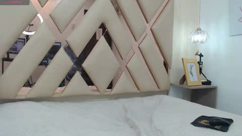 Snapshot of andrewsmile_ chatting on 01.16.25 ANDREW online show from 01.16.25