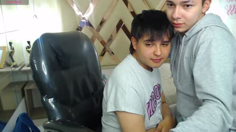 Snapshot of andrewsmile_ chatting on 01.23.25 ANDREW online show from 01.23.25