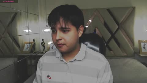 Snapshot of andrewsmile_ chatting on 01.24.25 ANDREW online show from 01.24.25