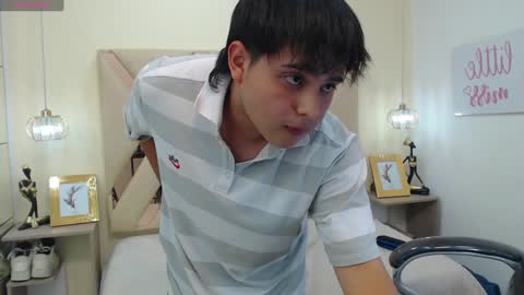 Snapshot of andrewsmile_ chatting on 01.24.25 ANDREW online show from 01.24.25