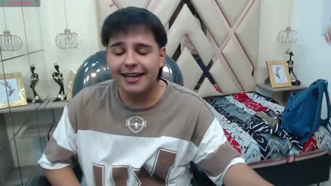 Snapshot of andrewsmile_ chatting on 01.30.25 ANDREW online show from 01.30.25