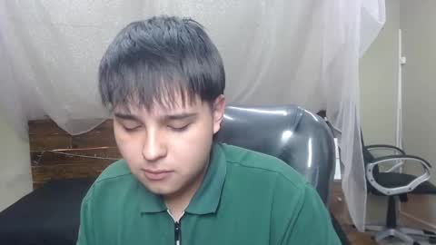 Snapshot of andrewsmile_ chatting on 02.02.25 ANDREW online show from 02.02.25