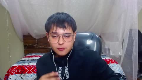 Snapshot of andrewsmile_ chatting on 02.07.25 ANDREW online show from 02.07.25