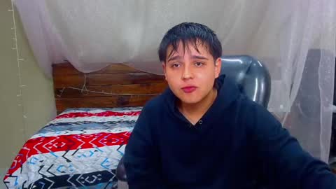 Snapshot of andrewsmile_ chatting on 02.08.25 ANDREW online show from 02.08.25