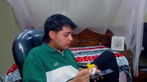 Snapshot of andrewsmile_ chatting on 02.09.25 ANDREW online show from 02.09.25