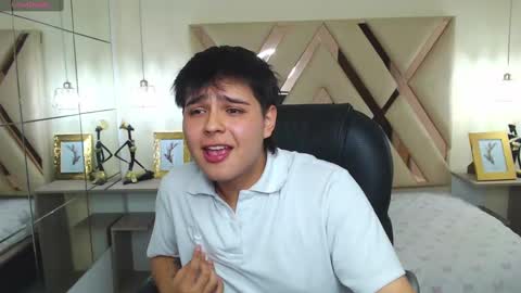 Snapshot of andrewsmile_ chatting on 02.15.25 ANDREW online show from 02.15.25