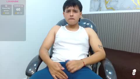 Snapshot of andrewsmile_ chatting on 09.09.25 ANDREW online show from 09.09.25