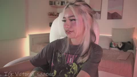 Snapshot of andromeedaa_ chatting on 09.18.25 Victoria Senz online show from 09.18.25