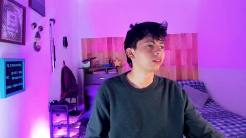 Snapshot of andy_guez_11 chatting on 12.02.24 andy_guez_11 online show from 12.02.24