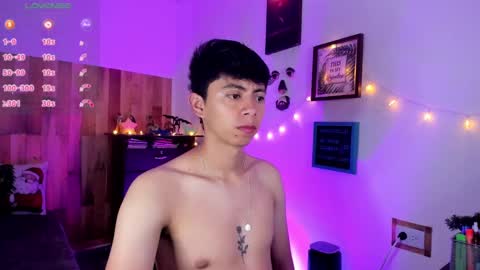 Snapshot of andy_guez_11 chatting on 12.17.24 andy_guez_11 online show from 12.17.24