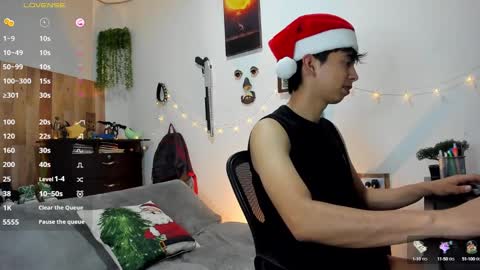 Snapshot of andy_guez_11 chatting on 12.22.24 andy_guez_11 online show from 12.22.24