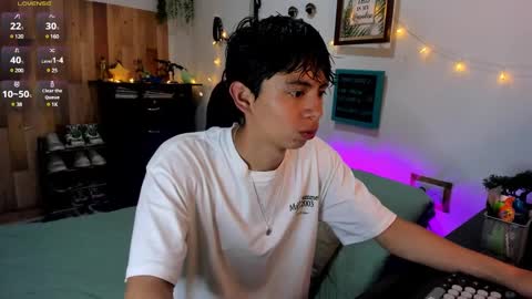 Snapshot of andy_guez_11 chatting on 01.13.25 andy_guez_11 online show from 01.13.25