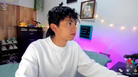 Snapshot of andy_guez_11 chatting on 01.14.25 andy_guez_11 online show from 01.14.25