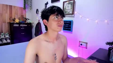 Snapshot of andy_guez_11 chatting on 01.23.25 andy_guez_11 online show from 01.23.25