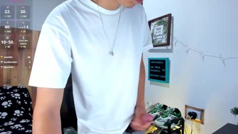 Snapshot of andy_guez_11 chatting on 01.28.25 andy_guez_11 online show from 01.28.25