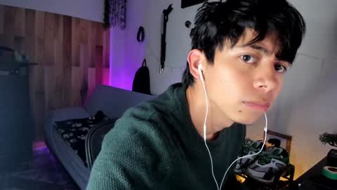 Snapshot of andy_guez_11 chatting on 02.04.25 andy_guez_11 online show from 02.04.25