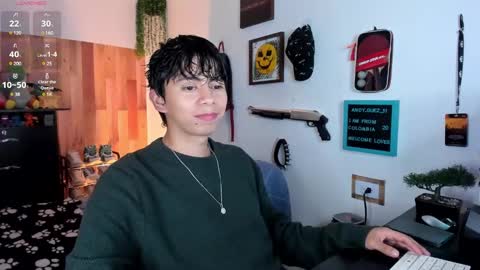 Snapshot of andy_guez_11 chatting on 02.12.25 andy_guez_11 online show from 02.12.25