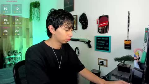 Snapshot of andy_guez_11 chatting on 02.17.25 andy_guez_11 online show from 02.17.25