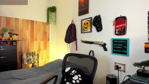 Snapshot of andy_guez_11 chatting on 02.19.25 andy_guez_11 online show from 02.19.25