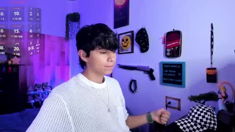 Snapshot of andy_guez_11 chatting on 02.21.25 andy_guez_11 online show from 02.21.25