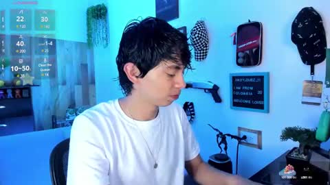 Snapshot of andy_guez_11 chatting on 03.10.25 andy_guez_11 online show from 03.10.25