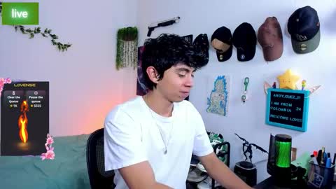 Snapshot of andy_guez_11 chatting on 09.20.25 andy_guez_11 online show from 09.20.25