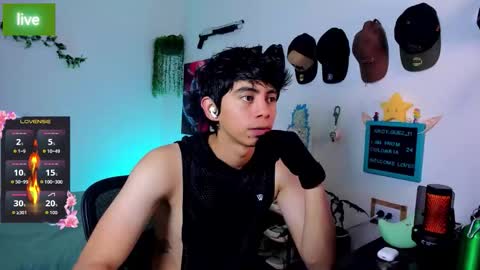 Snapshot of andy_guez_11 chatting on 09.21.25 andy_guez_11 online show from 09.21.25