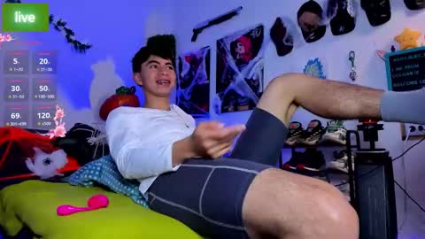 Snapshot of andy_guez_11 chatting on 10.16.25 andy_guez_11 online show from 10.16.25