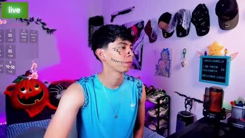 Snapshot of andy_guez_11 chatting on 10.21.25 andy_guez_11 online show from 10.21.25