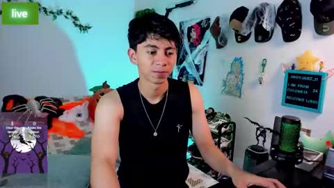 Snapshot of andy_guez_11 chatting on 10.28.25 andy_guez_11 online show from 10.28.25