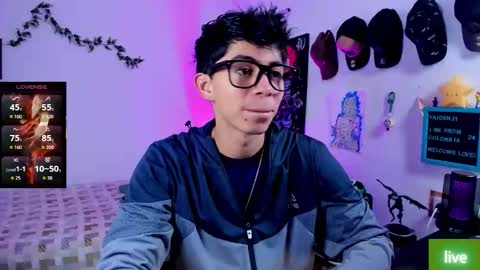 Snapshot of andy_guez_11 chatting on 11.08.25 andy_guez_11 online show from 11.08.25