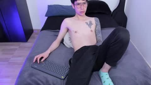 Snapshot of andy_twiink chatting on 02.27.25 twx Andy twink3 online show from 02.27.25