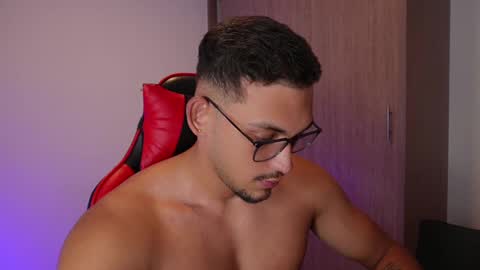 Snapshot of andy_weld chatting on 09.19.25 my onlyfans     online show from 09.19.25